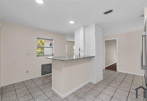 4th image of 5136 68th St N APT B