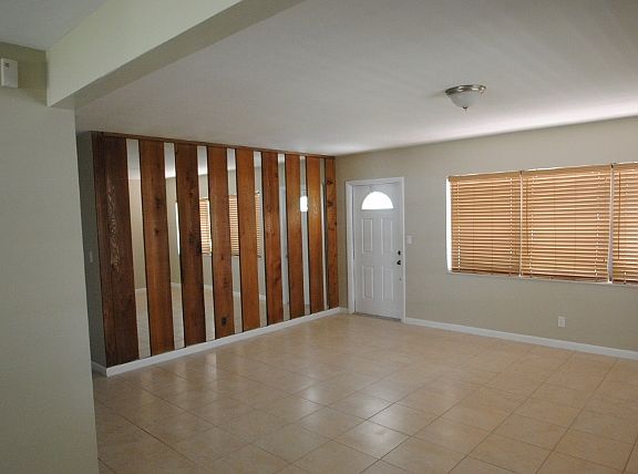 4th image of 2025 NE 29th St