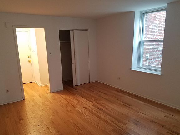 3rd image of 719 Corinthian Ave APT 2