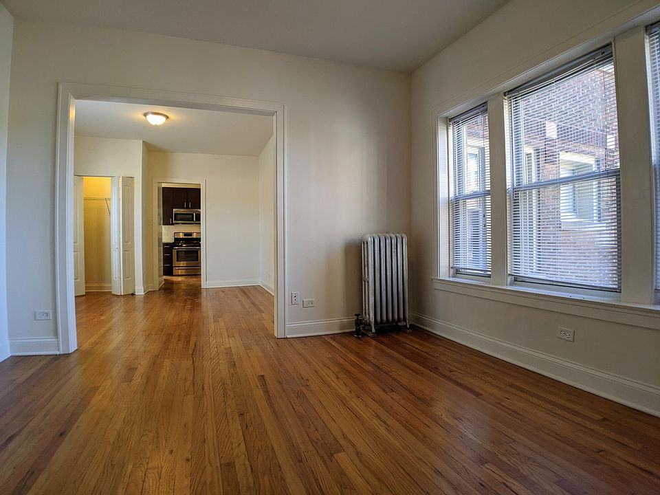 1st image of 2949 W Fullerton Ave #1