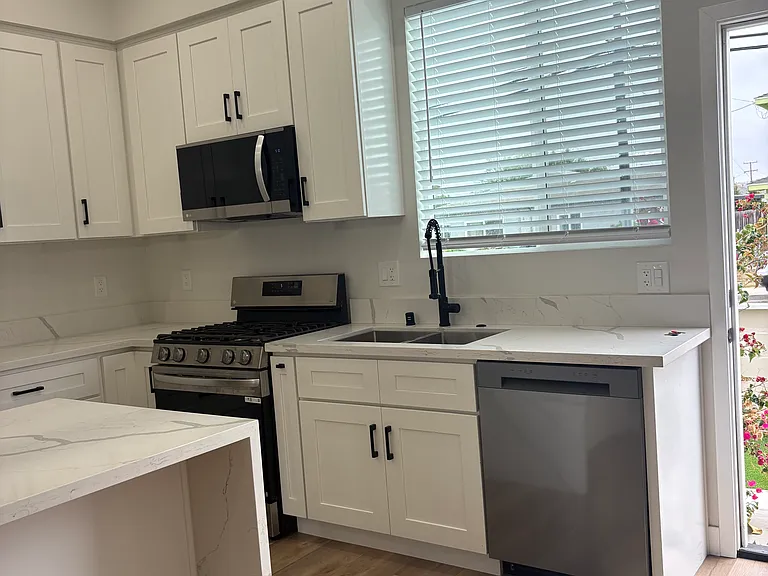 1226 Fern Ave #1 — Photo 8