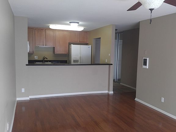 3rd image of 3030 Suncrest Dr Unit 118