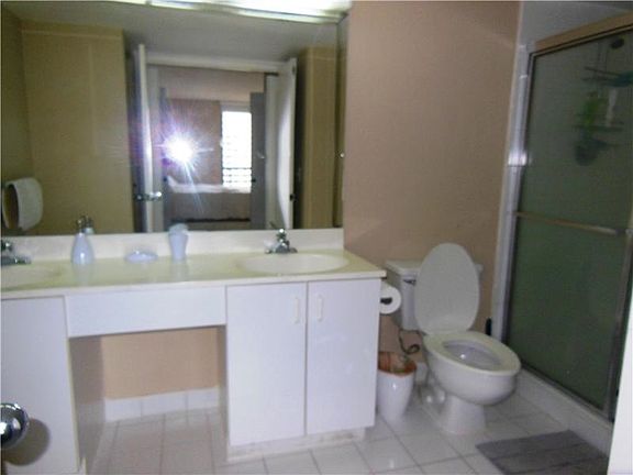 5th image of 3300 NE 191st St APT 1108