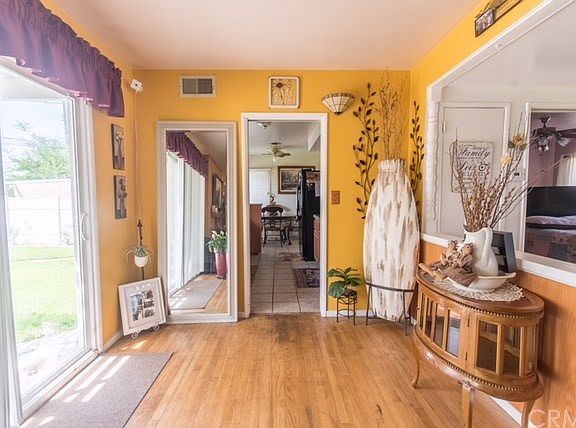 3rd image of 1760 W Orange Ave