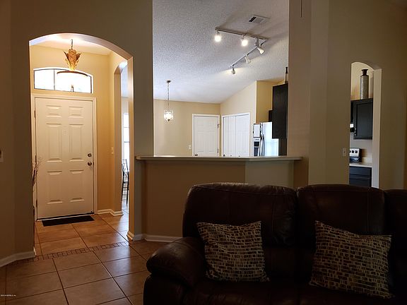 4th image of 2907 Whirlaway Ct