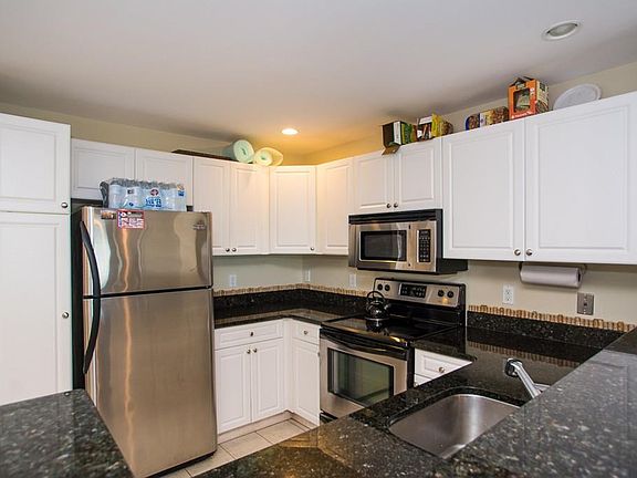 4th image of 10 Seaport Dr APT 2503