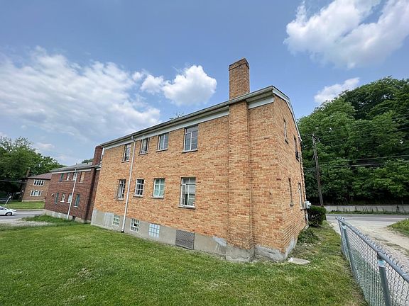3rd image of 1087 Grand Ave