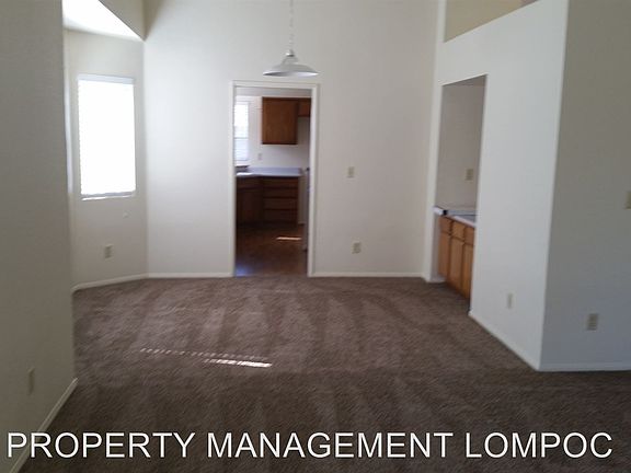 3rd image of 1428 Village Meadows Dr