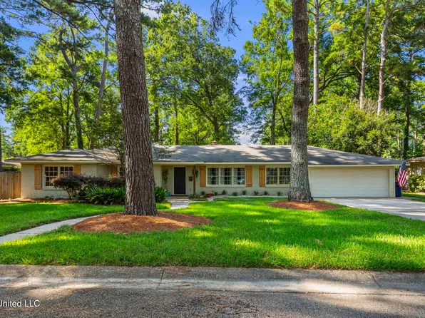 5235 Hialeah Dr, Jackson, MS 39211