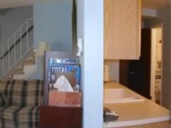 37759 Colonial Dr #70, Westland, MI 48185
