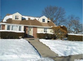 777 South Dr, North Baldwin, NY