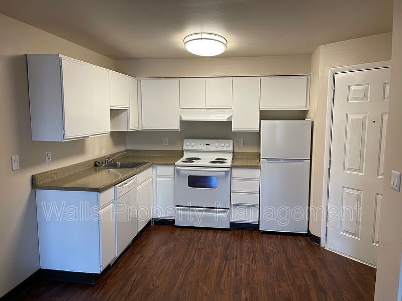 1st image of 321 10th Ave #225