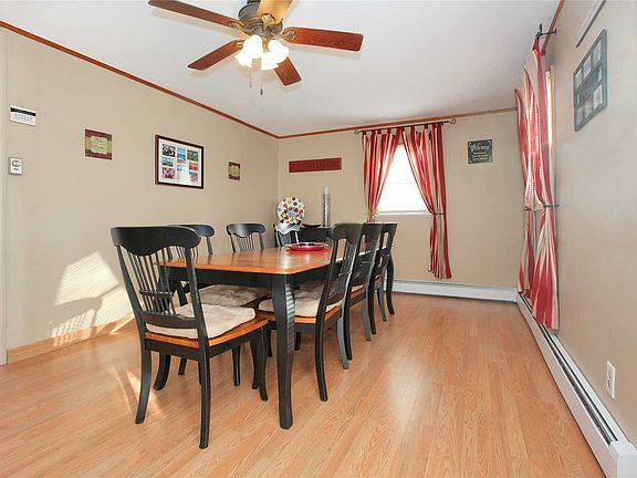 4th image of 35 Plainedge Dr