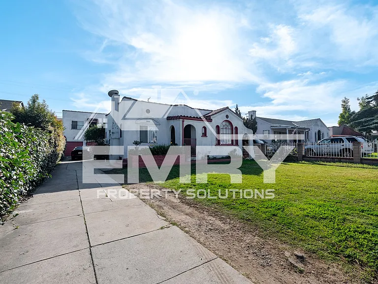 2534 Hill St — Photo 14