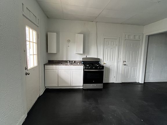 3rd image of 212-218 E 2nd St #4