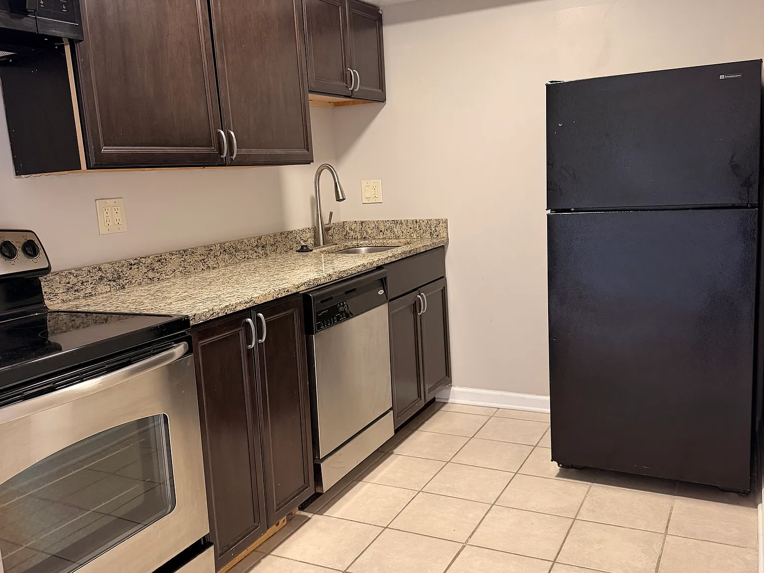 1 bed, 700 sqft, $895 — Photo 4