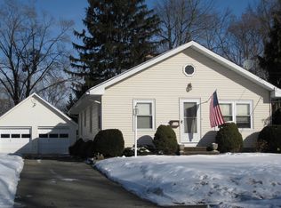 16 Park Ave, Pompton Plains, NJ 07444