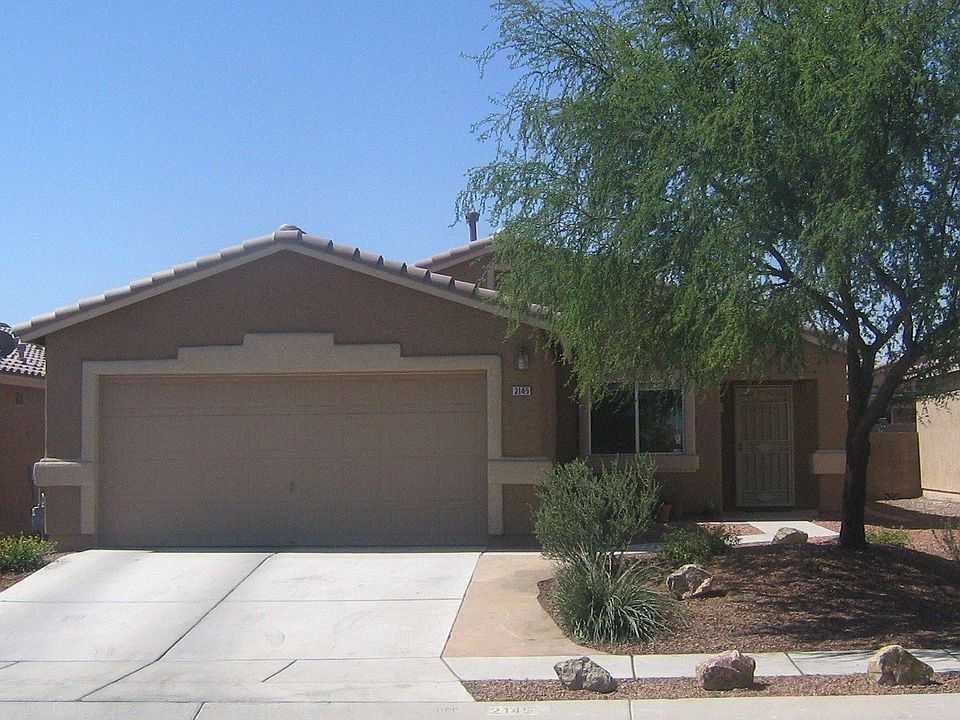 Great Curb Appeal!