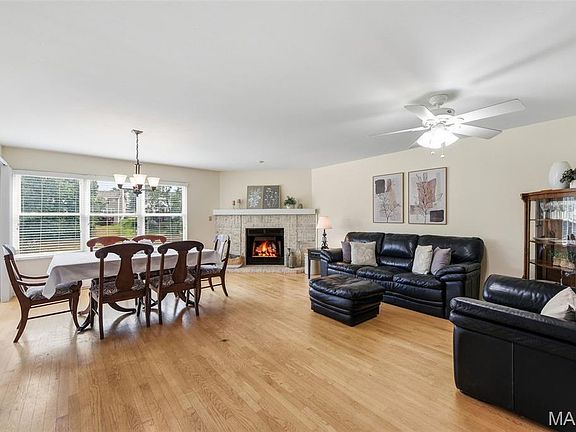 2nd image of 312 Waterside Dr