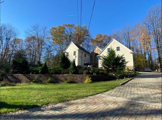 10 Saw Mill Rd, Kinnelon, NJ 07405