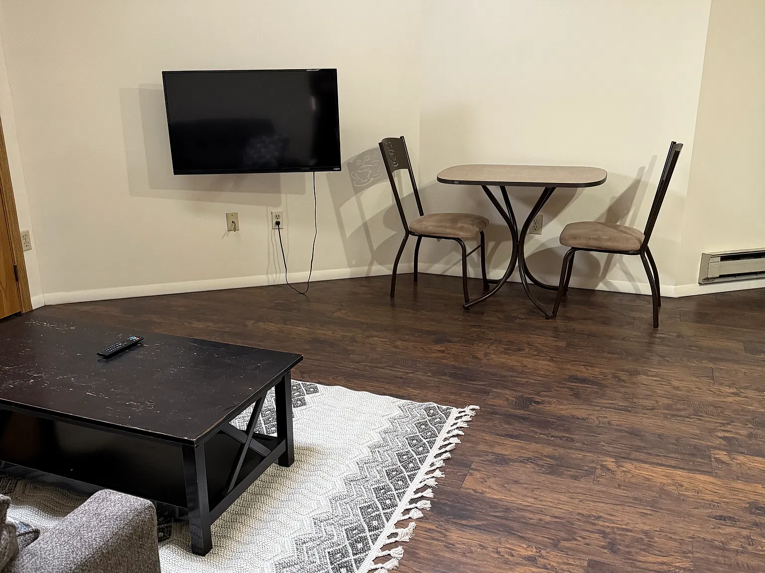 2 bed, 700 sqft, $950 — Photo 4