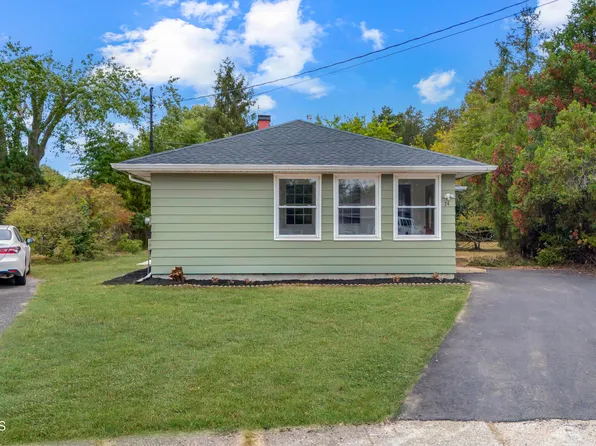 24 St Moritz Place, Toms River, NJ 08753