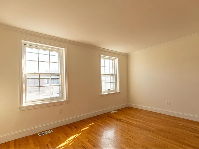 321 S 12th St #3FF — Photo 8