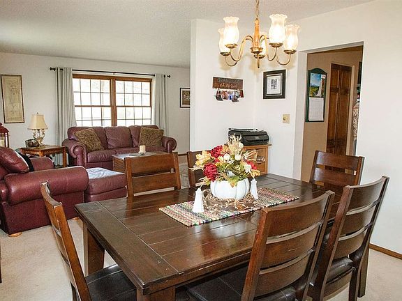 5th image of 1401 Hickory Heights Dr