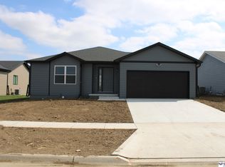 1724 SW 28th St, Lincoln, NE 68522