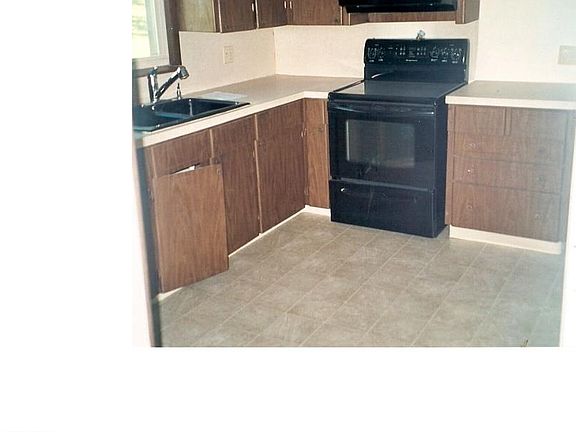 3rd image of 6120 Holderman Dr NE