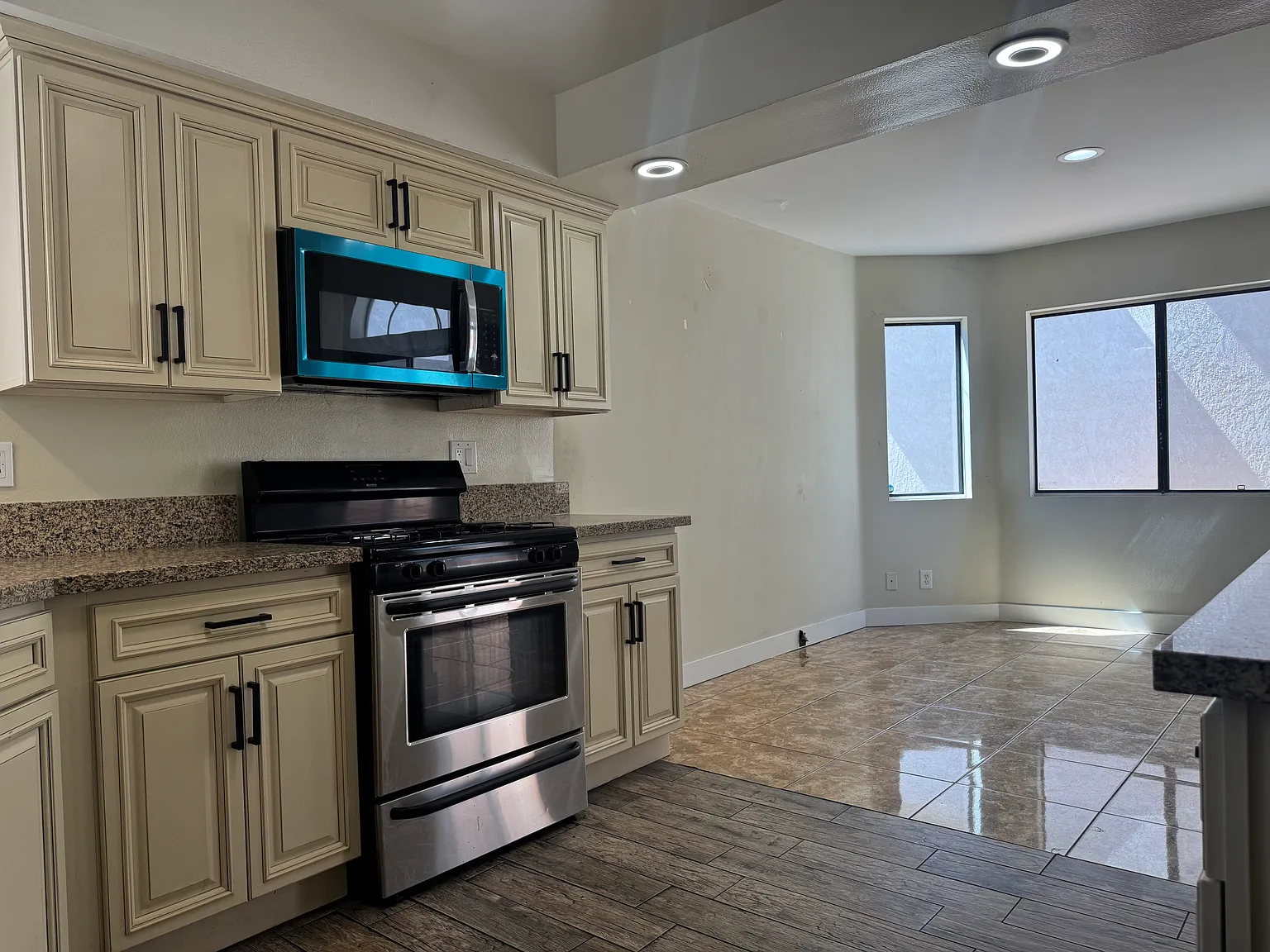 3 bed, 1497 sqft, $3,500 — Photo 3