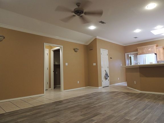 4th image of 2909 Sunburst Dr