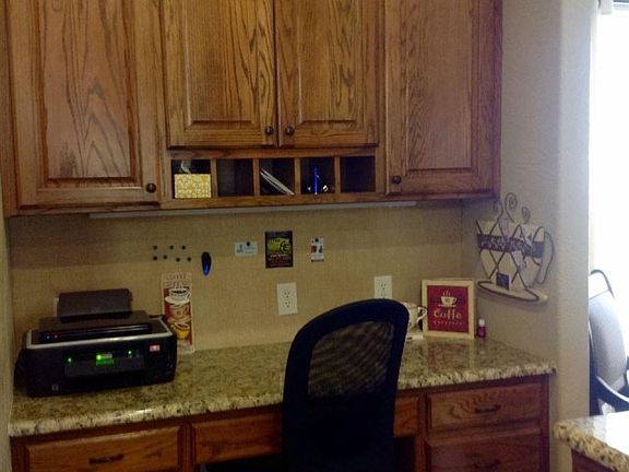 4th image of 2118 Royal Dr W