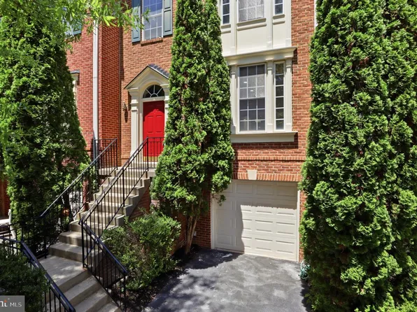 218 Painted Post Ln, Gaithersburg, MD 20878