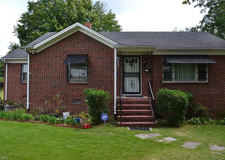 1st image of 901 Duke St