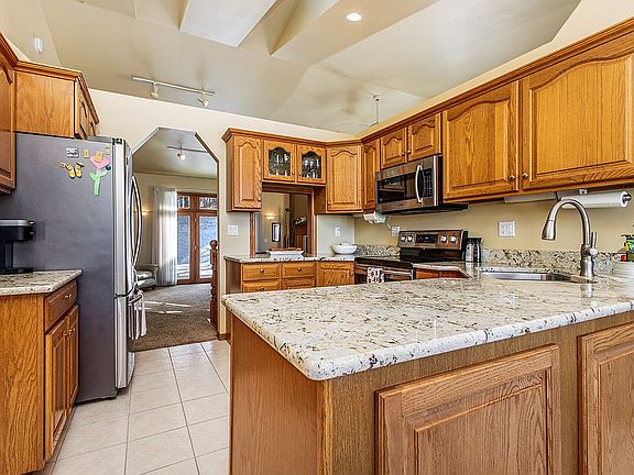 5th image of 11346 Maple Grove Ct