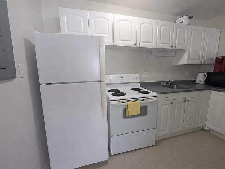 196 Concession St — Photo 2