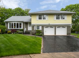 18 Hilltop Ct, Springfield, NJ 07081