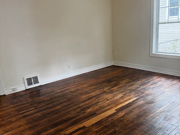 1611 Gray Ave — Photo 8