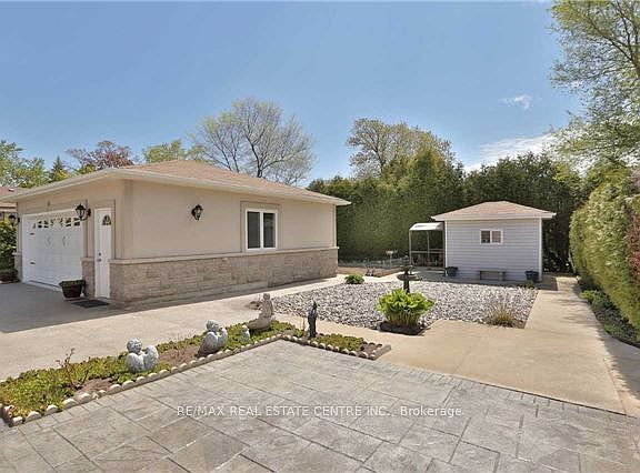 3rd image of 1016 Pinegrove Rd