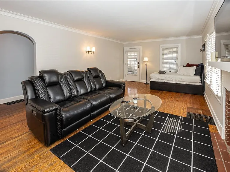 6140 Winthrop Ave — Photo 6