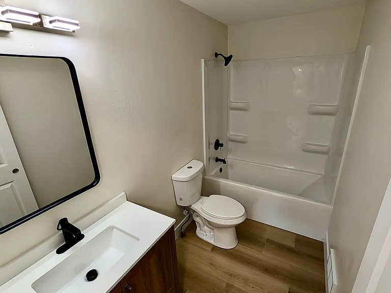218 Flintridge Dr — Photo 9