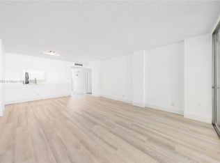 120 Royal Park Dr APT 2E, Oakland Park, FL 33309
