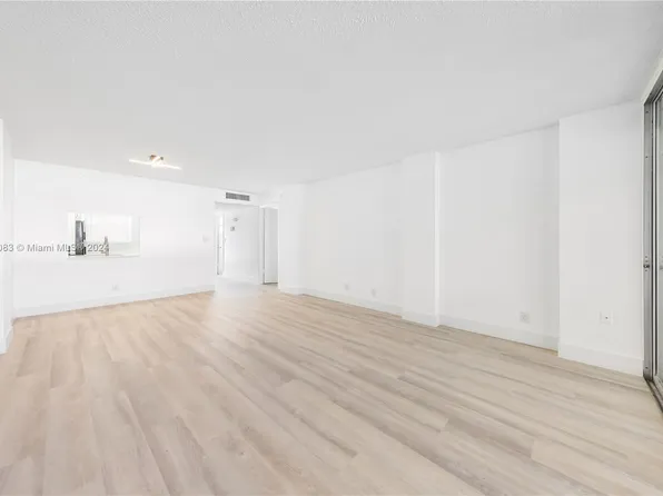 120 Royal Park Dr APT 2E, Fort Lauderdale, FL 33309