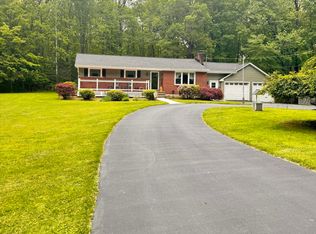 188 Wellington Rd, Stroudsburg, PA 18360