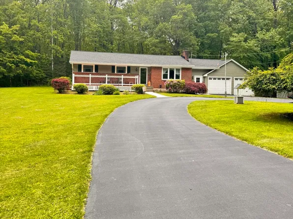 188 Wellington Rd, Stroudsburg, PA 18360