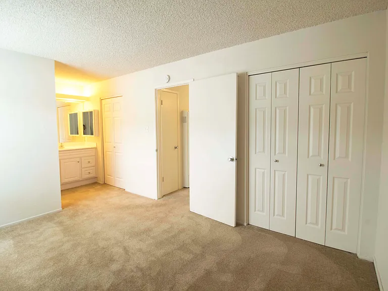 Kenwal Apartments — Photo 7