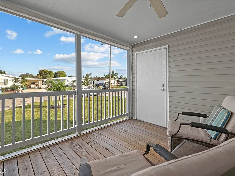 1747 Beverly Dr — Photo 30