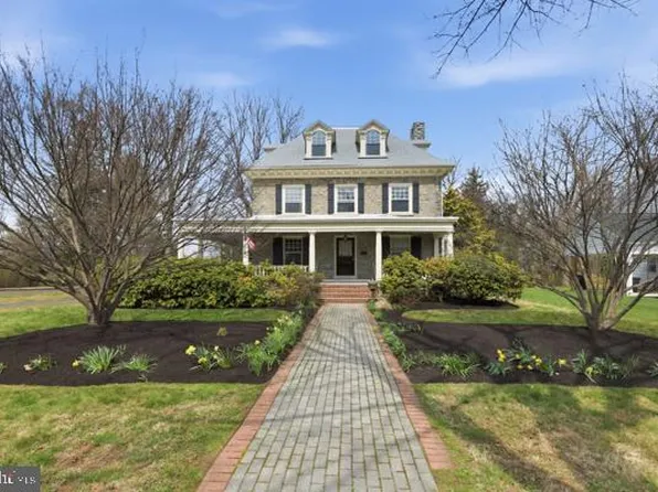 108 W Gillam Ave, Langhorne, PA 19047