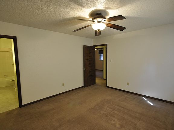 5th image of 2004 Jonquil Park Dr